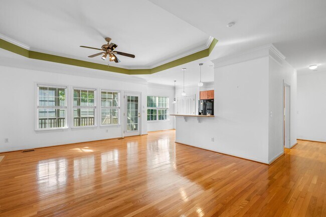 Building Photo - 8422 Bampton Dr