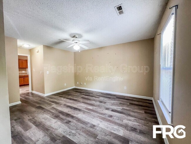 Building Photo - 206 Lindbeth Dr
