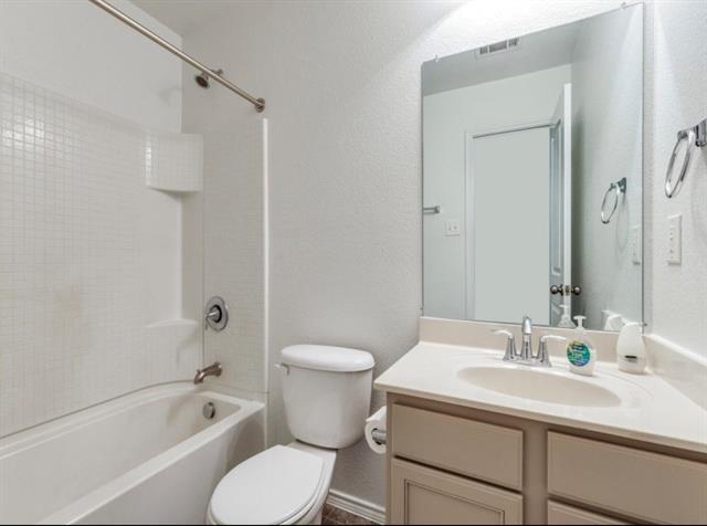 Building Photo - 2001 Lake Trail Dr