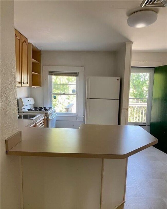 Building Photo - Spacious 2 Bedroom Apartment in Euwanee Park