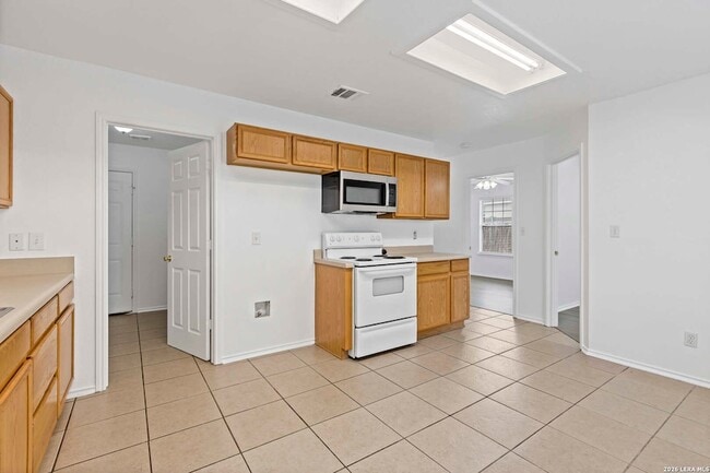 Building Photo - 3045 Pine Valley Dr