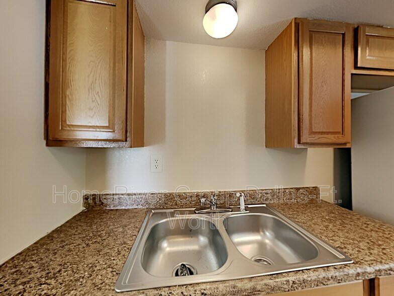 Building Photo - 4345 Chestnut Dr