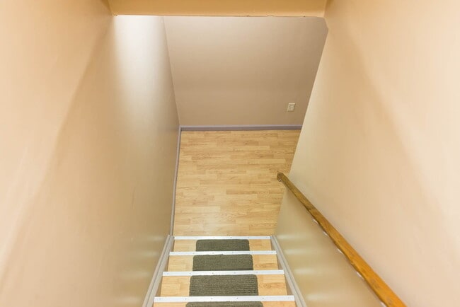 Building Photo - 8047 Simfield Rd