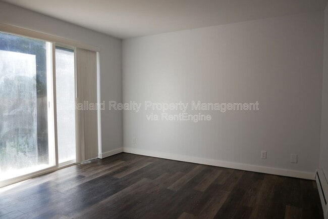 Building Photo - 6116 22nd Ave NW