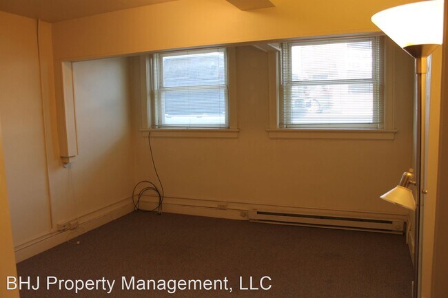 Building Photo - 40 E Works St