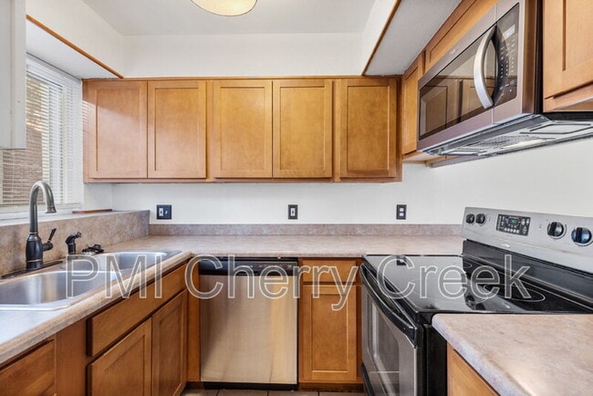 Building Photo - 11634 E Bayaud Dr