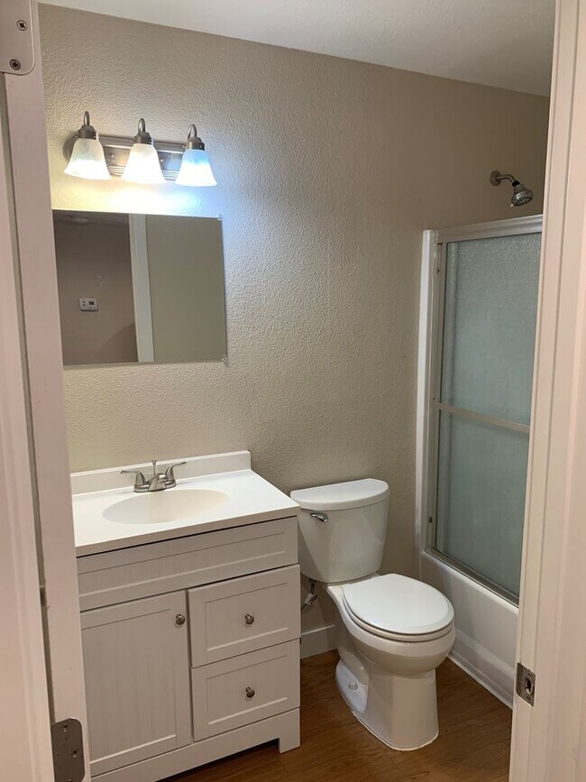 Building Photo - 7533-7535 Gallant Circle