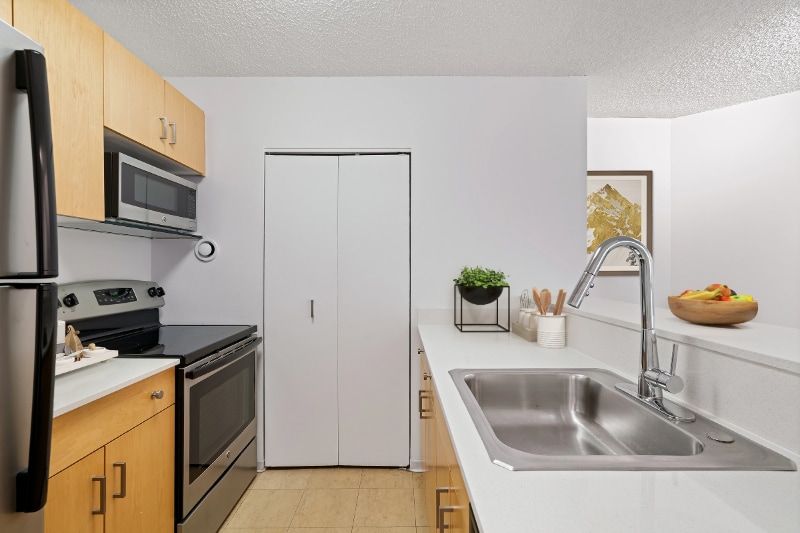 Building Photo - 772 N Dearborn St