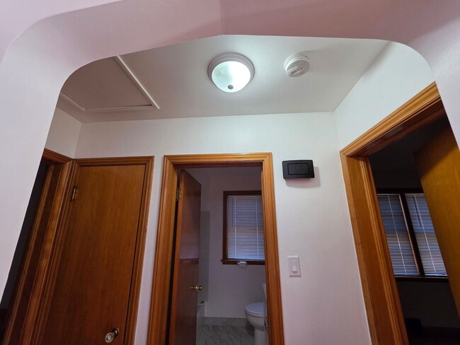 Building Photo - 3804 S Harvey Ave