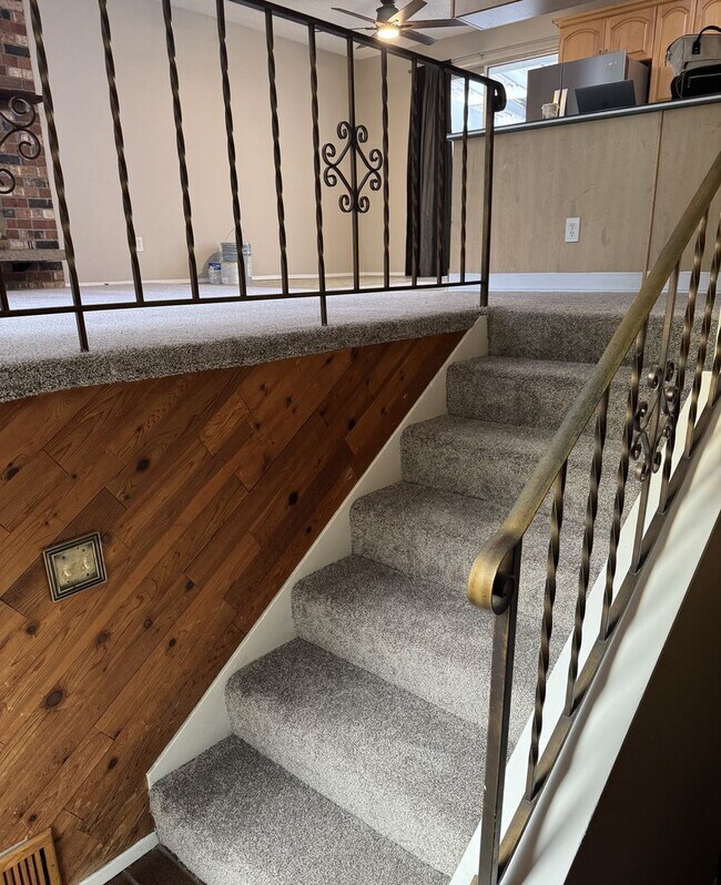 Building Photo - Beautiful 4 Bed 2.5 Bath home in Tacoma