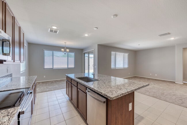 Building Photo - 8410 W Palmaire Ave