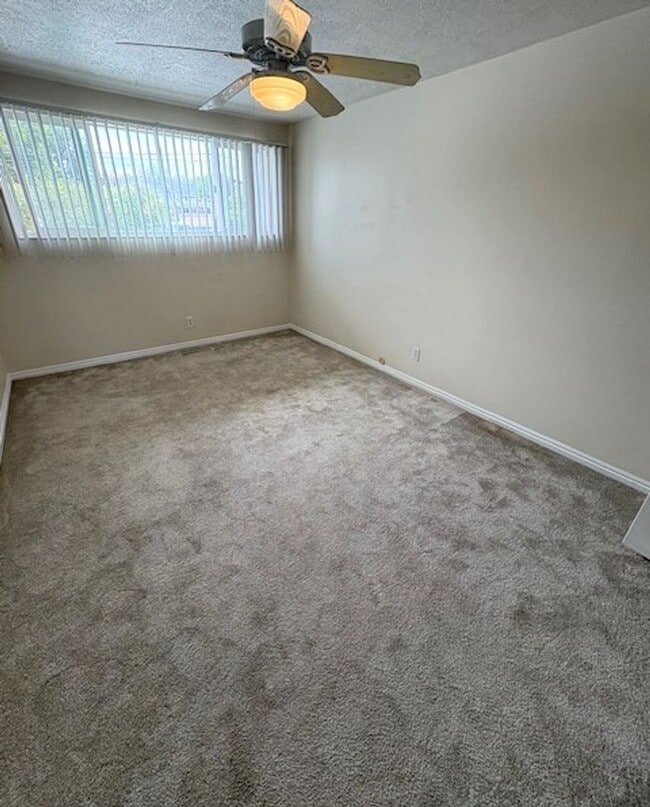Building Photo - 2 Bedroom Condo in Millcreek!