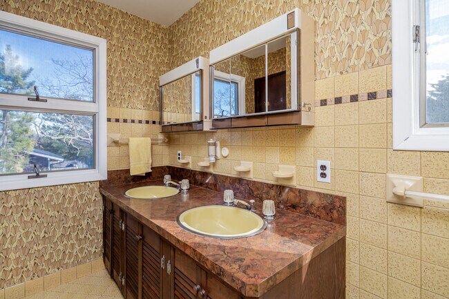 Building Photo - 79 Surf Dr