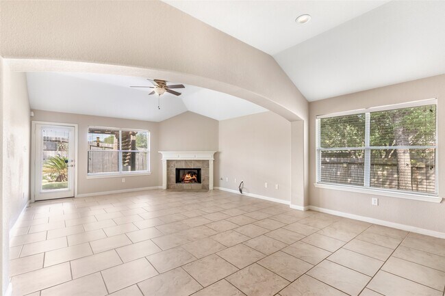 Building Photo - 20787 Oakhurst Park Dr