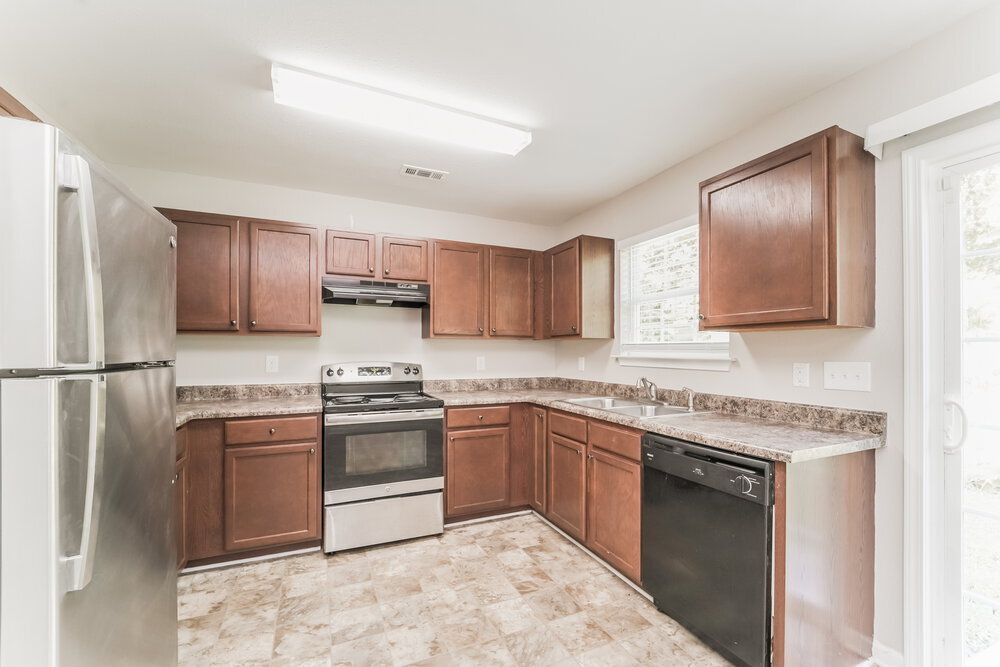 Building Photo - 6221 Summerour Place