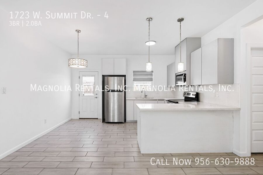 Building Photo - 1723 W Smt Dr