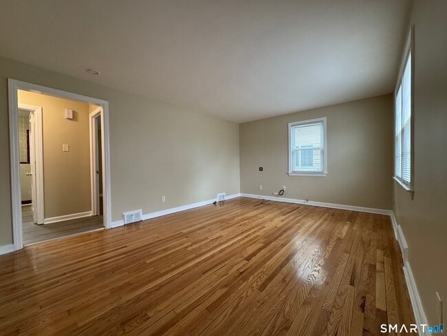 Building Photo - 56 Sidney St