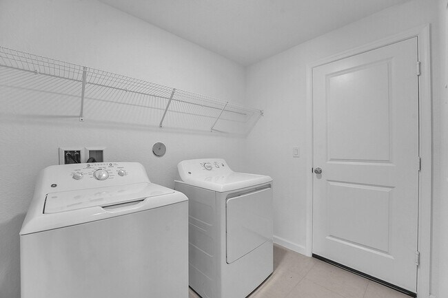 Building Photo - 5936 Mangrove Dr
