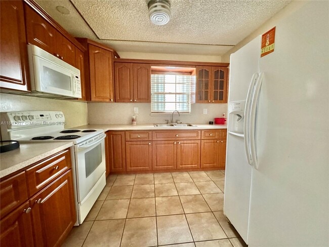 Building Photo - 1377 W 38th St