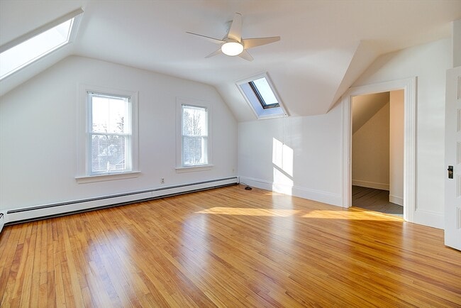 Building Photo - 430 N Main St