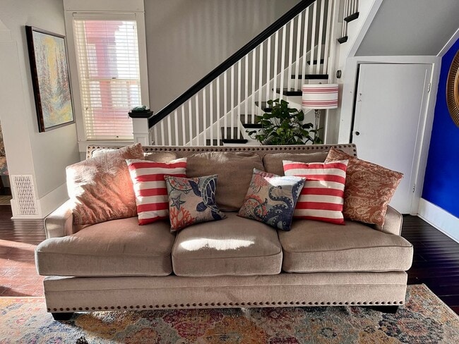 Building Photo - Charming Victorian Home Near the University of Utah