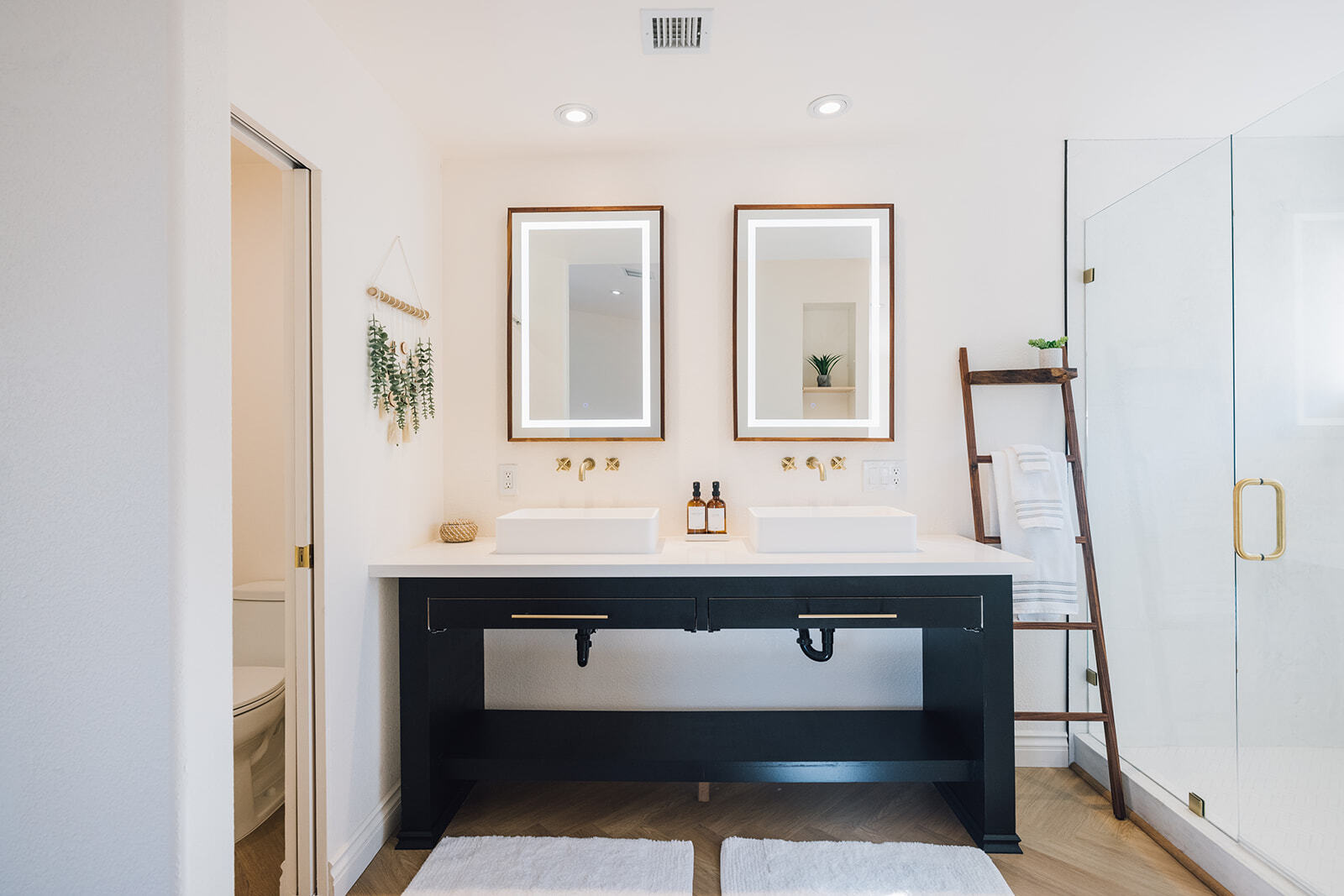 Building Photo - 7370 North Park