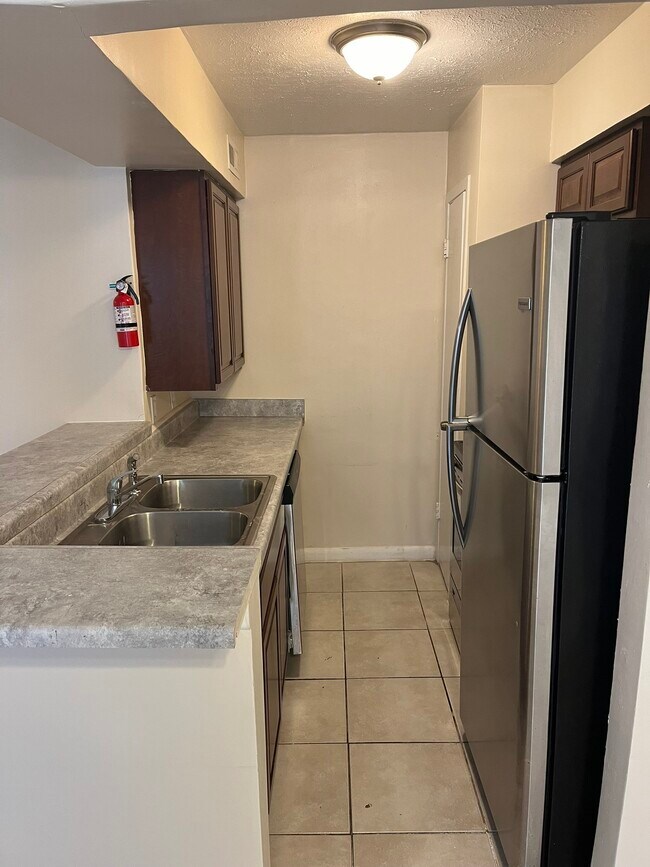 Building Photo - 1275 Witte Rd