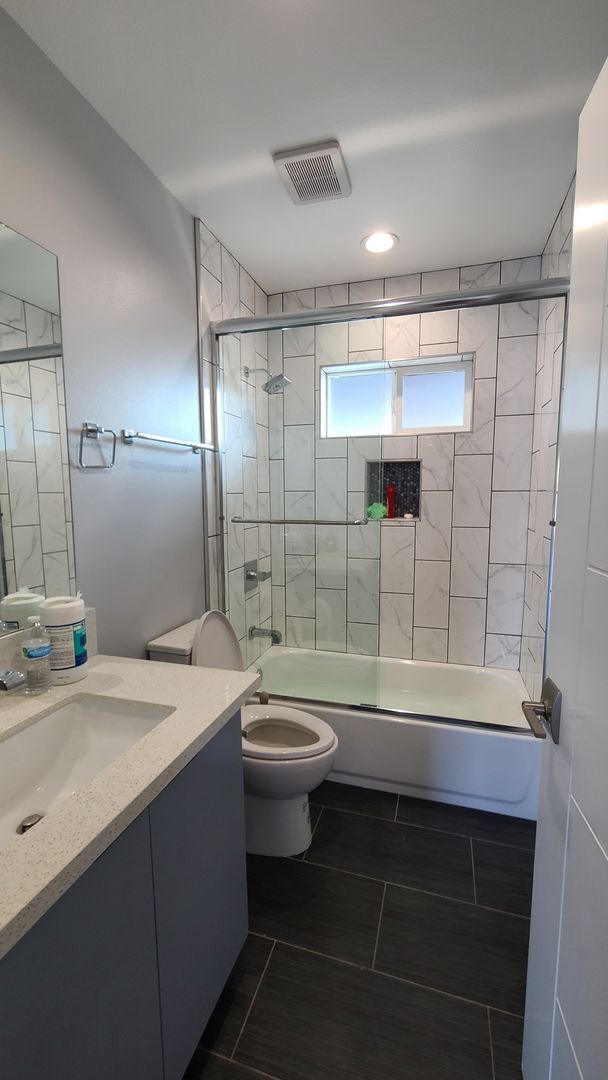 Building Photo - 84(142-144 1/2)