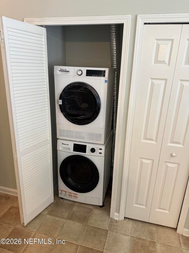 Building Photo - 7920 Merrill Rd