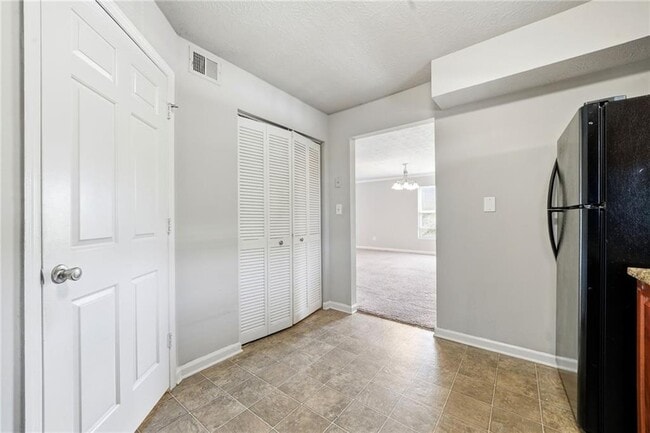 Building Photo - 117 Brittany Ct