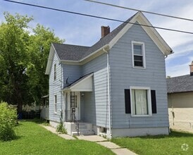 Building Photo - 1028 Davis Pl