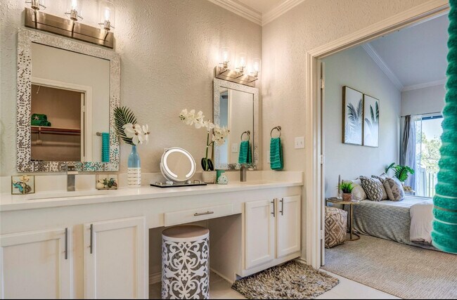 Building Photo - 1916 Signal Ridge Pl