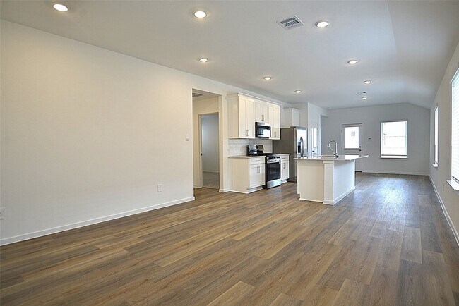 Building Photo - 4009 Bronco Sta Ln