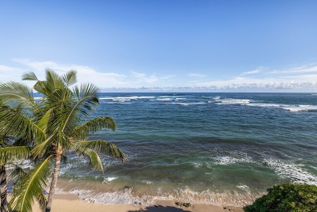 Primary Photo - BEACH FRONT Waialua Penthouse 2/2/1pkg