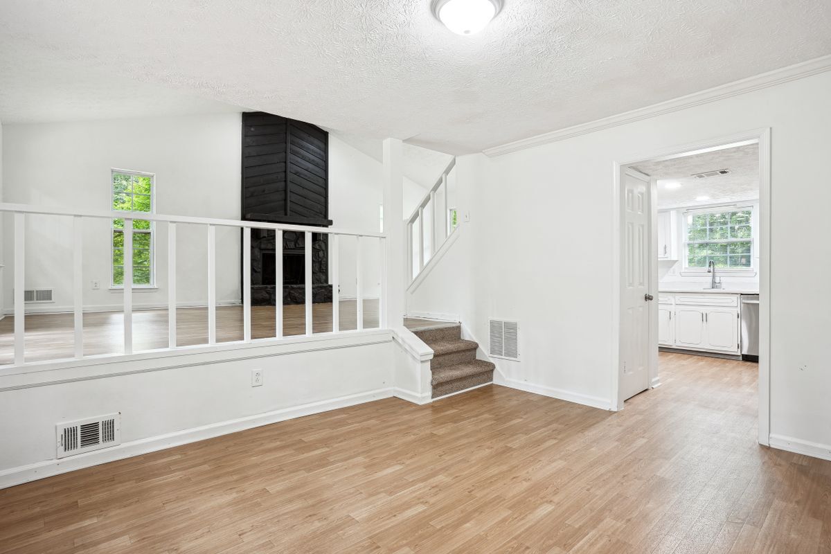 Building Photo - 8298 Blackfoot Trail