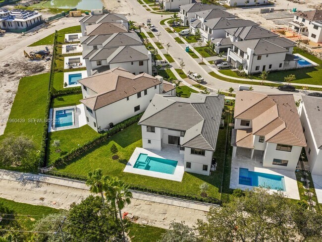 Building Photo - 19701 NE 16th Pl