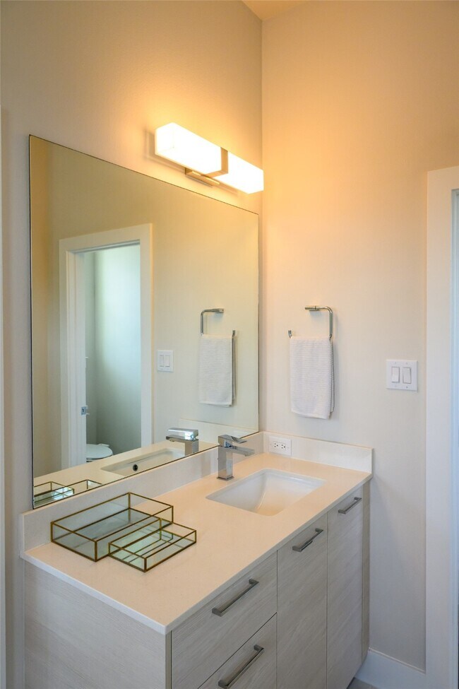 Building Photo - 4618 Nichols St