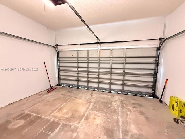 Building Photo - 420 SE 23rd Ln