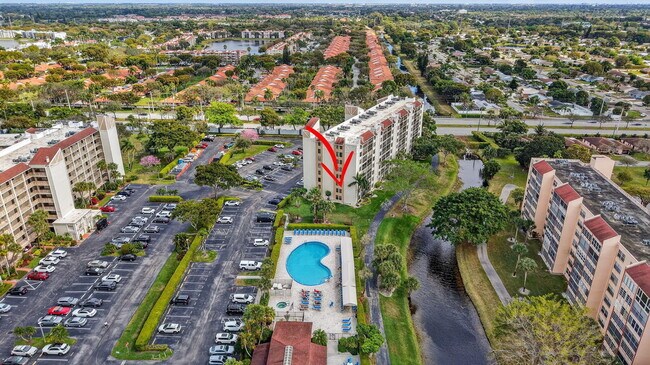 Building Photo - 14475 Strathmore Ln