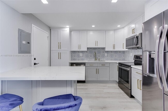 Building Photo - 230 174th St