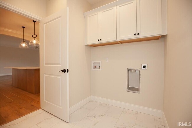 Building Photo - 3018 White Oak Trl