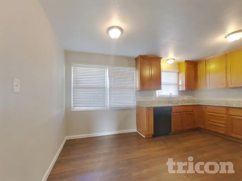 Building Photo - 2316 Viola St