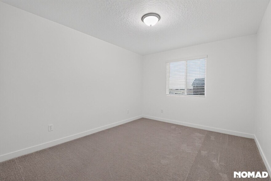 Building Photo - 2956 Golden Spike Dr
