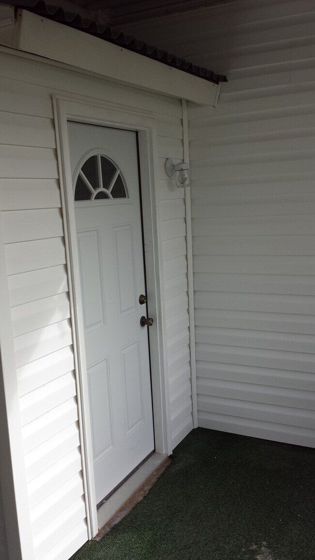 Building Photo - 504 24th St