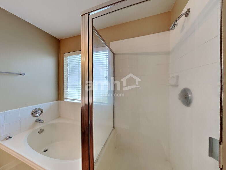 Building Photo - 4922 Kasos Isle Dr