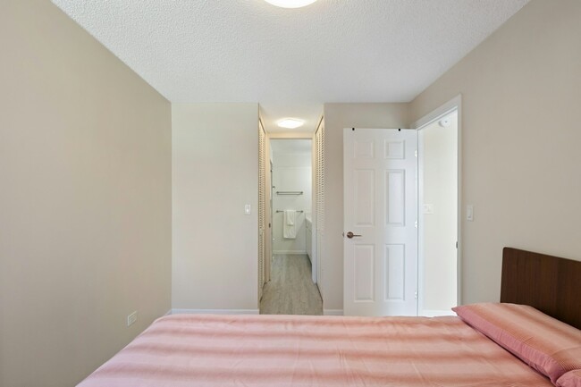 Building Photo - 1655 Makaloa St