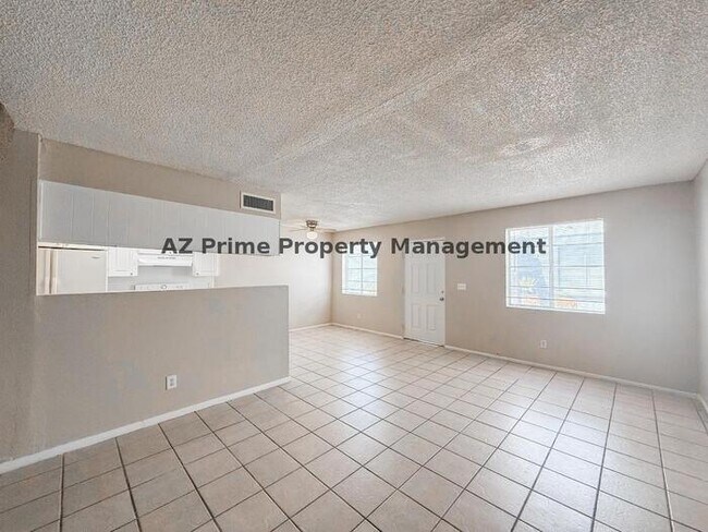 Building Photo - 2625 W Ocotillo Rd