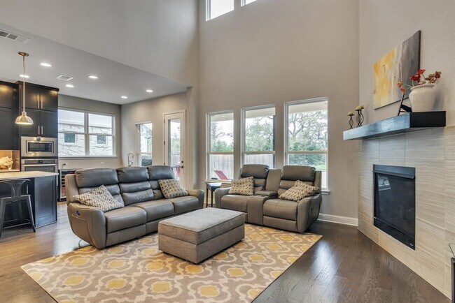 Building Photo - 7100 Trissino Dr