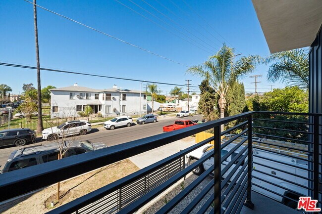 Building Photo - 6336 Beck Ave