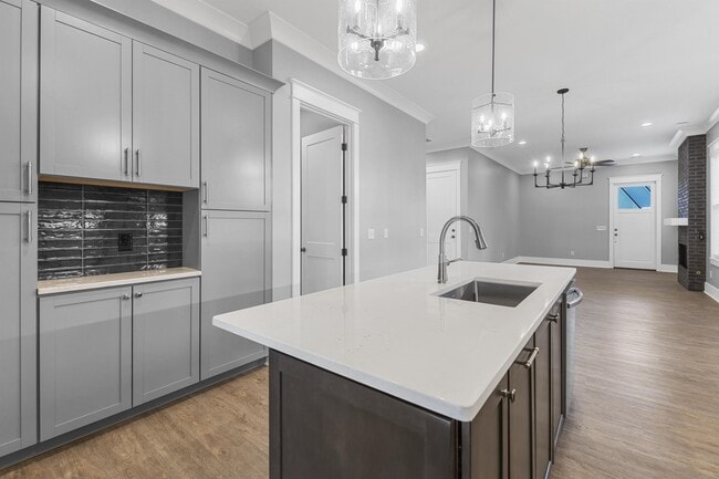 Building Photo - 1717 Double Oak Trl